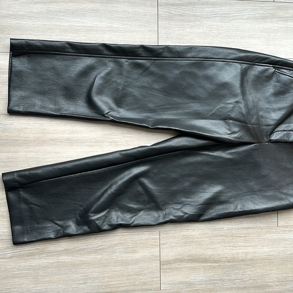 Babaton command cropped pants size 4 - Picture 12 of 14